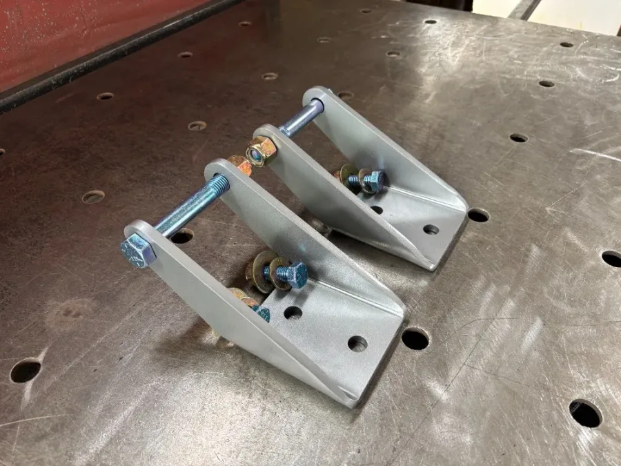 Shocks mount brackets